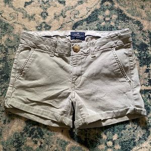 A&E Midi Khaki Green Shorts
